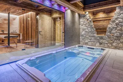Image de Chalet \"Akchalet Akon\" avec vue sur les montagnes, piscine intérieure chauffée & Wi-Fi