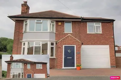 Image de Luxurious 4 Bedroom Detached Family Home