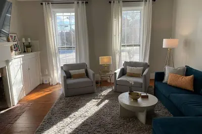 Image de Charming renovated historic home in ideal location