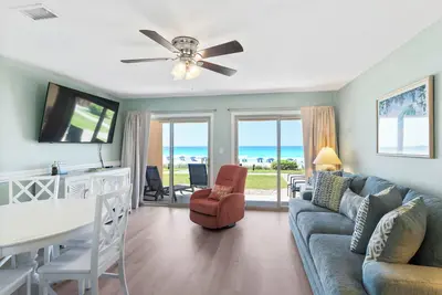 Image de Newly Updated Ground Floor Beachfront Condo At The Coral Reef Club