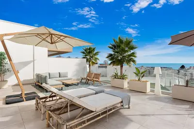 Image de Casa Checa - 3bd apt in Estepona with sweet views!