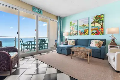Image de Gulf Front Condo with Stunning Views in Destin.