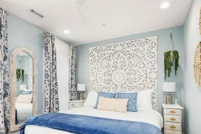 Image de Private Balcony, 2 Living Rooms, 2 Blocks to King!