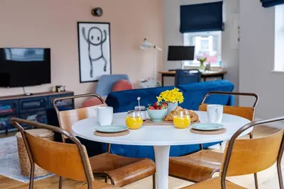 Image de Family friendly flat near Old Town with parking