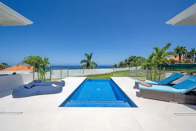 Image de Hospitality Expert El1: Private Pool, Beach, Chef