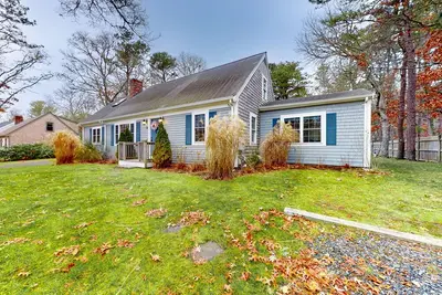 Image de Incredibly spacious home with games, bikes, kayaks, firepit & amazing yard