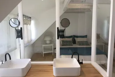 Image de Completely renovated beach house