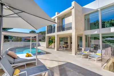 Image de Villa L'Esplendor - Quatre Chambres Villa, Couchages 8