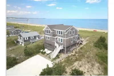 Image de Luxury Beachfront Cottage
