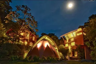 Image de Casa Guarumo. The cloud forest magical villa.