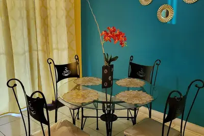 Image de Yahweh's house\nSpacious Town house gated community. Near gas station supermarket