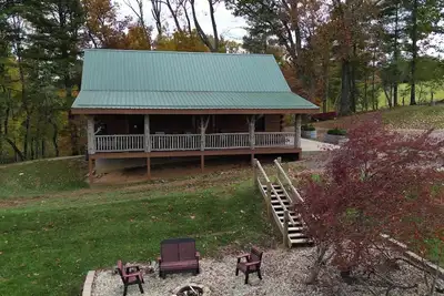 Image de Secluded Log Cabin in Mountains