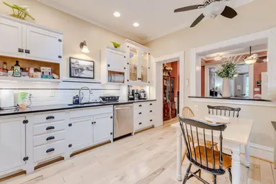 New private apartment in Oakland - Pitt