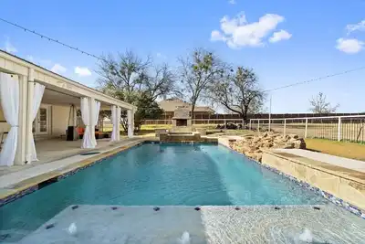 Image de Farmhouse Retreat|Hot Tub |Spanishpool, Basketball