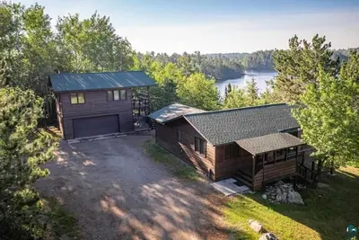 Image de Burntside Lake 4-Season Cabin and guest house with Stunning Views