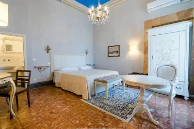 Image de Romantic master bedroom in 18th-century villa