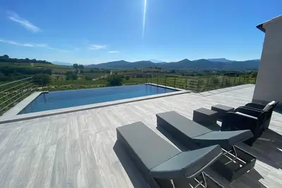 Image de Villa piscine avec vue sur les vignes de Rasteau et le Mont Ventoux