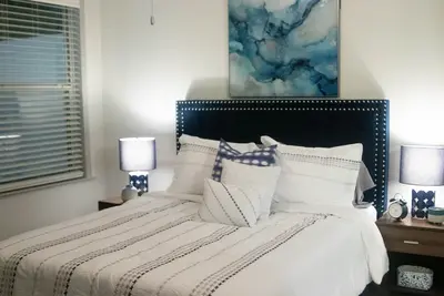 Image de Uniquely designed vintage yet Modern Apartment home