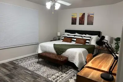 Image de Beautiful Sunset Oasis!