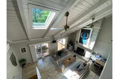 Image de Poconos Chic Chalet for glamping in the woods