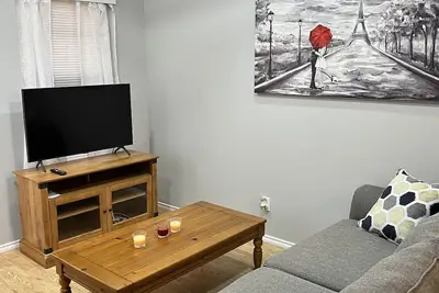 Image de Lovely 1 bedroom condo with free parking