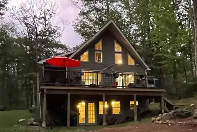 Image de All season cozy waterfront cabin. Ideal get away.