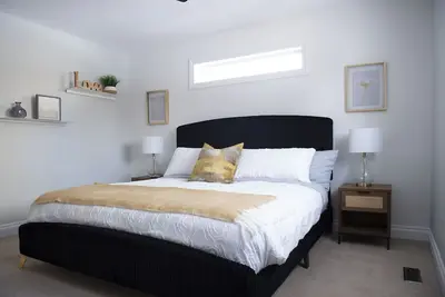 Image de Urban Oasis|1min to Whyte Ave|5mins to UofA