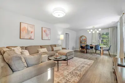 Image de Magnolia Barn \\\\ 7-8 Bedrooms \\\\ 8+ Parking Spots \\\\ 2 Miles from Fsu\\Capitol