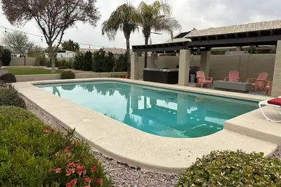 Image de Spacious Resort Style Home on 1/2 acre, less than 2 miles from Spring Training.