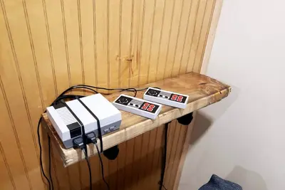 Image de Mountainside basecamp with internet near restaurants, Atv, and snowmobile trails