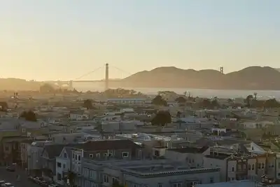 Image de Luxury Golden Gate Views from Cow Hollow!