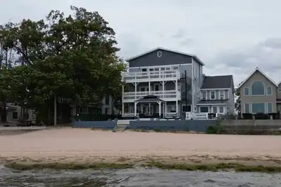 Image de \"The Compass Rose\" - Oneida Lake House - Condo 4 Internal name: Condo 4 - Sleeps 8
