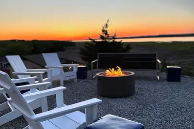 Image de Secluded Family Oasis Next To Bayside Golf w/ Deck & Unreal Sunset Views!