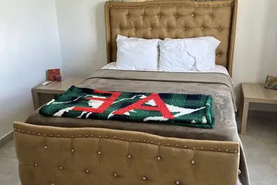 Image de Entire Luxury Condo w/ Balcony Near Beaches