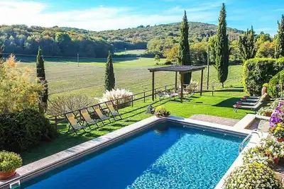 Image de Villa Ebe: An elegant and welcoming two-story villa in the characteristic style of the Tuscan countryside, with Free Wi-Fi.