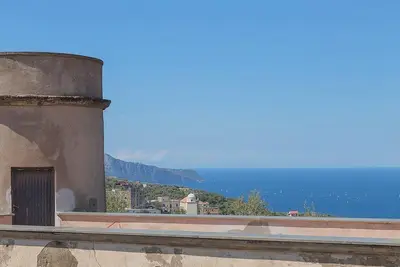 Image de Villa Gera: A characteristic and welcoming two-story villa in a quiet position, located on a hillside above the sea, with Free Wi-Fi.