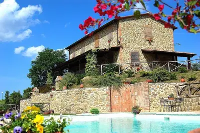 Image de Villa Gervasa: A characteristic and welcoming three-story villa situated in a quiet location, a few minutes from the town center, with Free Wi-Fi.