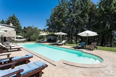 Image de Villa Campanella: A characteristic and welcoming two-story age-old farm house surrounded by the greenery, with Free Wi-Fi.