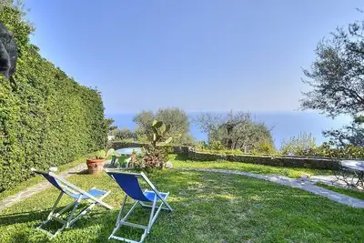Image de Villa Ariella: A welcoming cottage which faces the sun and the sea, with Free Wi-Fi.