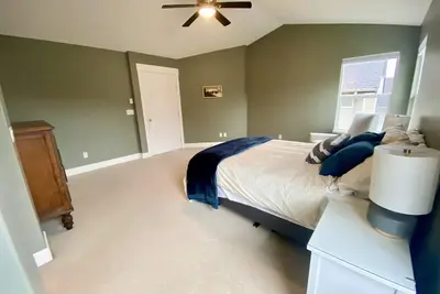 Image de Spacious Family Friendly Home w Hot Tub- Langley