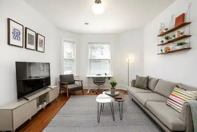 Image de Historic 2/1 Apt near the Villages | Free Parking