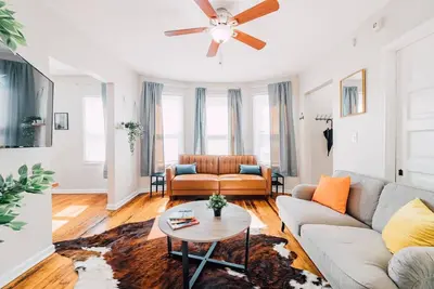 Image de Warm and Cozy 3 Bedroom Flat | Street Parking