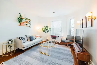 Image de Trendy 2/1 Apt near the Villages | Free Parking