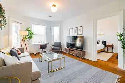 Image de Modern 2/1 Apt near the Villages | Free Parking