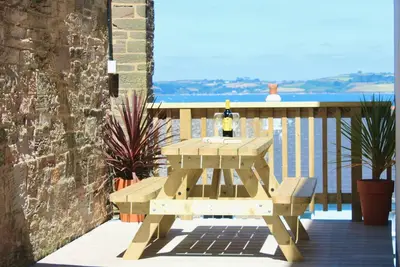 The Quaker Hall - Private deck with amazing bay views