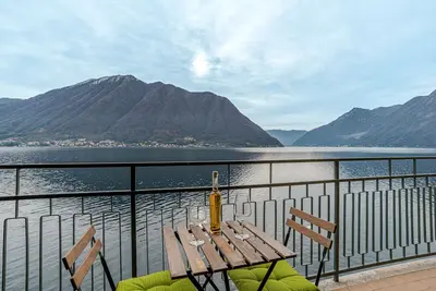 Image de Colonno Apartment W/Breathtaking View!
