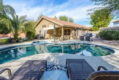 Image de Luxe Desert-Chic 3br | Heated Pool + Spa | Grill