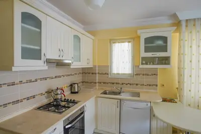 Image de Fethiye stunning one bedroom with 24/7 security, one minute walk to the beach