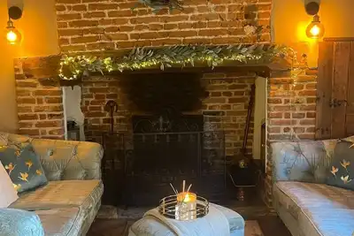 Image de Charming 15th Century cottage in the heart of the Kent countryside!