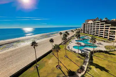 Image de Sonoran Spa E603 - 2 Br Next to the Pool, High Speed Wi-Fi - Beachfront Upper Floor Luxury Condo